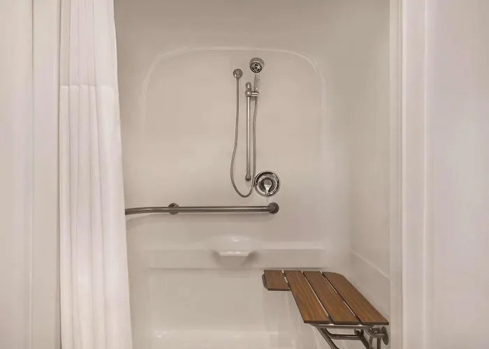 Country & By Radisson, Schaumburg, Il 4*