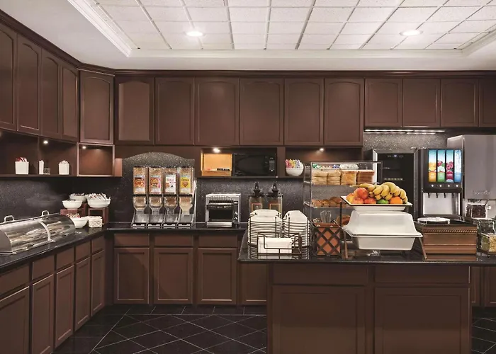 Hotel Country & By Radisson, Schaumburg, Il