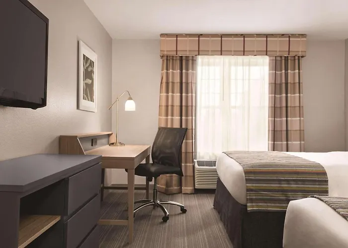 Hotel Country & By Radisson, Schaumburg, Il